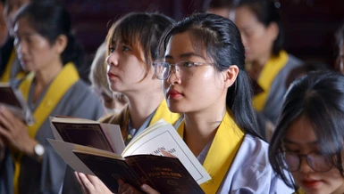 Phật tử phát nguyện quy y Tam bảo tại chùa Huê Nghiêm - TP.Thủ Đức (TP.HCM)