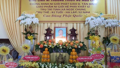 Giác linh đài cố Ni trưởng Thích nữ Mạo Liên tại tịnh xá Ngọc Chung