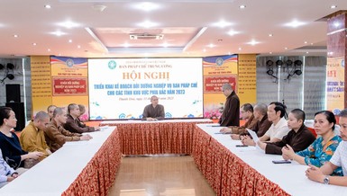 Quang cảnh phiên họp