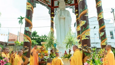 Lễ khánh tạ Quan Âm các và an vị tôn tượng Bồ-tát Quan Thế Âm tại chùa Hồng Phước