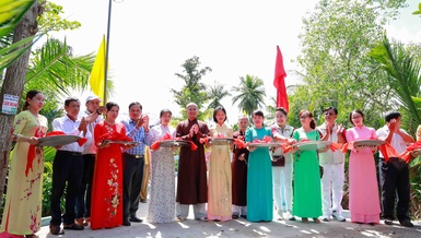 Chùa Diệu Pháp khánh thành cầu nông thôn, bàn giao nhà tình thương tại tỉnh Bến Tre và Vĩnh Long