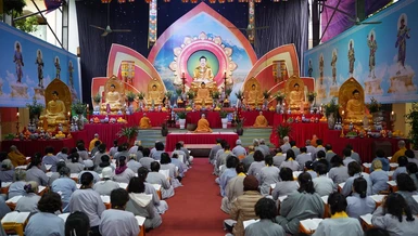 Trang nghiêm khai mạc Pháp hội Dược Sư truyền thống tại chùa Bằng (Q.Hoàng Mai, TP.Hà Nội) vào sáng 13-11