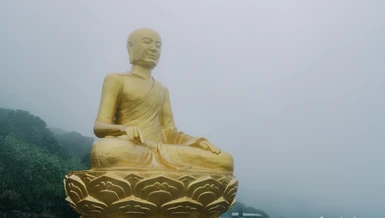 Tôn tượng Phật hoàng Trần Nhân Tông - Ảnh: Phùng Anh Quốc