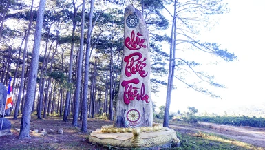 Kon Tum: Lễ rót đồng đúc tôn tượng Đức Bổn Sư Thích Ca Mâu Ni tại chùa Phước Thành