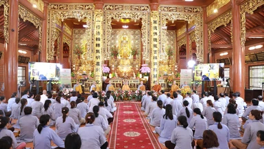Quang cảnh buổi tọa đàm về "Văn hóa đi chùa" tại chùa Thiên Quang (Dĩ An, Bình Dương)