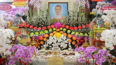 Giác linh đài cố Ni trưởng Thích nữ Trí Phát tại chùa Từ Hạnh (Q.Bình Tân, TP.HCM)