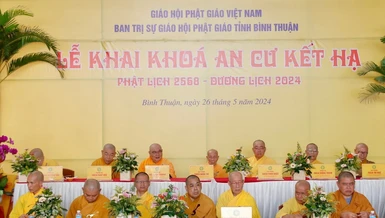 Chư tôn giáo phẩm chứng minh Lễ khai khóa An cư kiết hạ Phật lịch 2568 tại Tòng Lâm Vạn Thiện