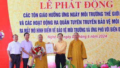 Trao quyết định ra mắt mô hình điểm "Tôn giáo bảo vệ môi trường và ứng phó với biến đổi khí hậu" tại chùa An Thái, xã Quỳnh Long, H.Quỳnh Lưu, Nghệ An