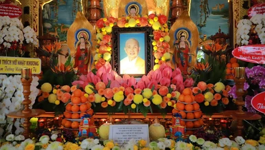 Giác linh đài Ni trưởng Thích nữ Như Giác