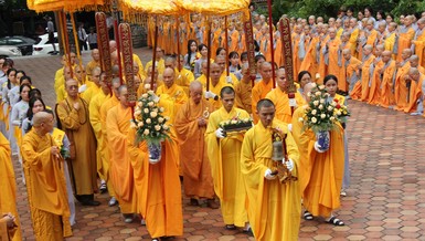 Cung nghinh Đức Pháp chủ GHPGVN - Đại lão Hòa thượng Thích Trí Quảng quang lâm tổ đình Từ Đàm