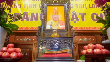 Di ảnh, y bát Hòa thượng Thích Chơn Trí tại Giác linh đường chùa Phước Trí