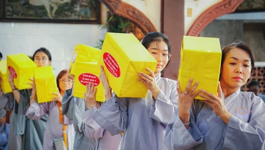 Trang nghiêm khóa lễ dâng pháp y cúng dường nhân mùa Vu lan - Báo hiếu tại tổ đình Phổ Quang (Q.Phú Nhuận, TP.HCM)