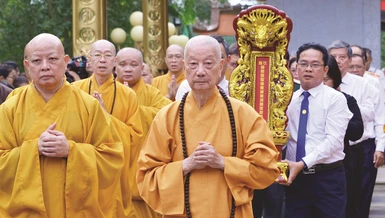 Trang nghiêm cung thỉnh linh vị các anh hùng, liệt sĩ về Đền Bến Dược (H.Củ Chi, TP.HCM) trong Lễ tưởng niệm ngày Thương binh Liệt sĩ (27-2-2024) - Ảnh: Bảo Toàn/BGN