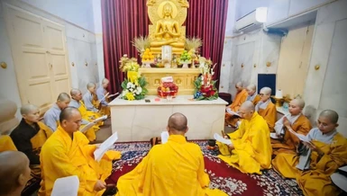 Khóa lễ tụng kinh Vu lan tại chùa Mahabodhi, New Delhi, Ấn Độ