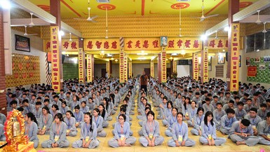 600 em học sinh khối 10 Trường THPT Quảng Thanh và THPT 25-10 (H.Thủy Nguyên, TP.Hải Phòng) tham dự khóa tu Bồ Đề Tâm tại chùa Vẽ