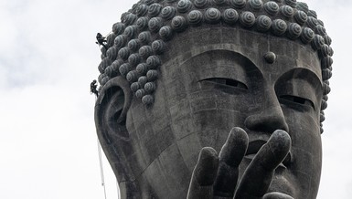 Tượng Phật Ushiku bằng đồng ở thành phố cùng tên phía Đông Bắc thủ đô Tokyo - Ảnh: AFP