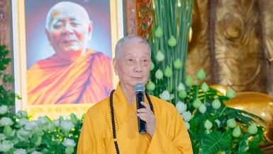 Đức Pháp chủ GHPGVN - Đại lão Hòa thượng Thích Trí Quảng đạo từ tại Lễ kỷ niệm 35 năm thành lập Viện Nghiên cứu Phật học Việt Nam - Ảnh: Đồng Phát