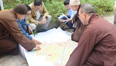 Đoàn Ban Tôn giáo, Ban Trị sự GHPGVN tỉnh Quảng Nam khảo sát địa điểm xây dựng Trường Trung cấp Phật học Quảng Nam