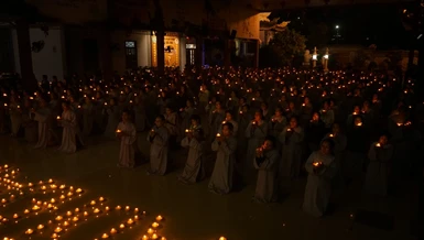 Đêm hoa đăng kính mừng Khánh đản Đức Phật A Di Đà tại chùa Bà Đa