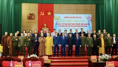 Lưu niệm tại buổi gặp mặt, giao lưu với chức sắc các tôn giáo tỉnh Ninh Bình