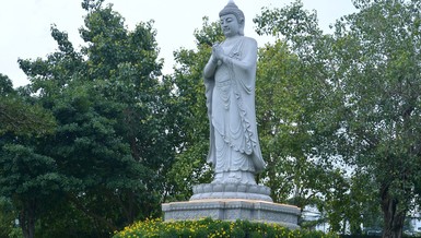 Tôn tượng Đức Phật A Di Đà tại chùa Huê Nghiêm - Ảnh: Bảo Toàn/BGN