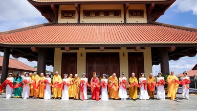 Cắt băng khánh thành ngôi đại hùng bảo điện chùa Phước Quang