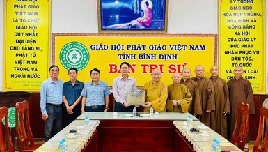 Lãnh đạo Sở Dân tộc và Tôn giáo tỉnh Bình Định thăm Ban Trị sự GHPGVN tỉnh, sáng 14-3