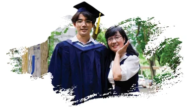 Mẹ và con, cùng hành trình bình an nhờ thấm đẫm giáo lý nhà Phật - Ảnh: NVCC