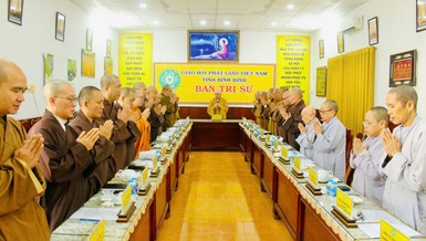 Chư tôn đức tham dự cuộc họp niệm Phật cầu gia bị