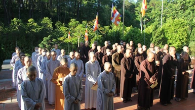 Tăng Ni sinh tham dự kỳ thi tuyển sinh cử nhân Phật học khóa XV - Học viện Phật giáo VN tại Huế