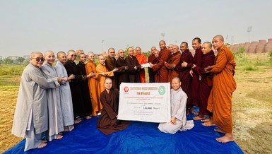 Trao tịnh tài hỗ trợ số tiền 200 triệu đồng đến chư Tăng, người dân Myanmar bị ảnh hưởng nặng nề bởi trận động đất ngày 28-3 vừa qua