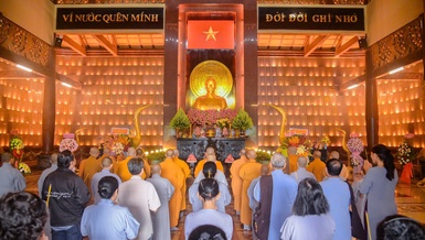 Tưởng niệm anh hùng, liệt sĩ đã hy sinh cho Tổ quốc thiêng liêng