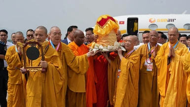 Cung rước xá-lợi Đức Phật