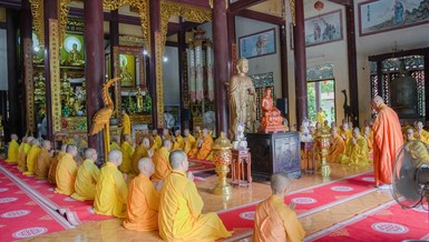 Lễ Bố-tát, thính giới của chư Tăng tỉnh Quảng Trị trang nghiêm diễn ra tại tổ đình Sắc tứ Tịnh Quang