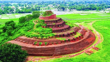 Bảo tháp Kesariya, hay còn gọi là Tejpur Deora, tọa lạc tại bang Bihar, Ấn Độ