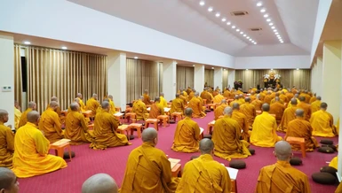 Trang nghiêm Lễ Bố-tát, tụng giới của chư Tăng tại hạ trường Sóc Thiên Vương