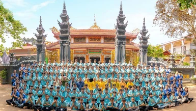 Khóa tu mùa hè lần thứ IX với chủ đề “Ươm mầm ước mơ” tại chùa Pháp Linh với sự tham dự của hơn 200 tu sinh 