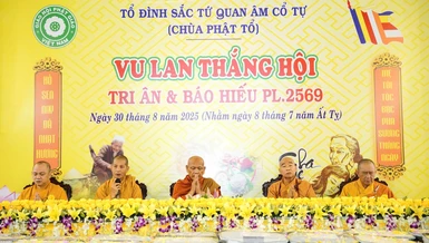 Chư tôn đức chứng minh buổi lễ
