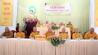 Chư tôn đức chứng minh buổi lễ