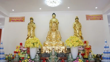 Tôn tượng Tam thế Phật được an vị tại Tổ đường chùa Long Bửu 