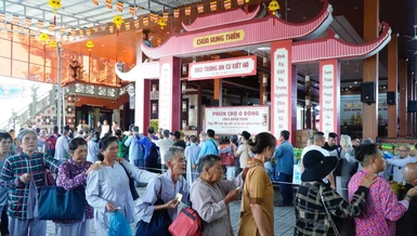 Chùa Phật Tâm, Hưng Thiền tổ chức tặng quà đến các hoàn cảnh khó khăn, người khiếm thị