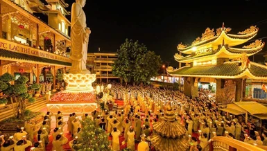 Pháp môn niệm Phật cầu sinh Tịnh độ phổ biến trong đời sống, tuy nhiên để đạt đến “bất niệm tự niệm”, bạn cần phát huy tín-nguyện-hạnh, niệm Phật thật tinh chuyên - Ảnh: Vạn Đức