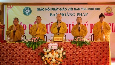 Chư tôn đức niệm Phật cầu gia bị