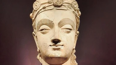 Một vị Bồ-tát theo phong cách nghệ thuật Hy Lạp - Phật giáo, được điêu khắc ở Gandhara cổ đại thời Quý Sương