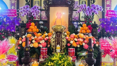 Di ảnh và long vị Hòa thượng Thích Thiện Bình tại Tổ đường chùa Bửu Liên