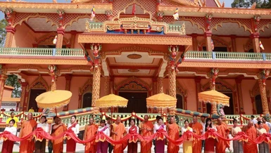 Cắt băng khánh thành ngôi Tăng xá chùa Xà Xiêm Cũ