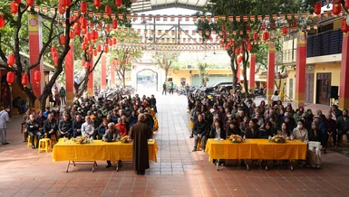Chương trình tặng quà Tết - Xuân Bính Ngọ 2026 diễn ra trong không khí hoan hỷ tại chùa Bằng - Linh Tiên tự (phường Hoằng Liệt, Hà Nội)