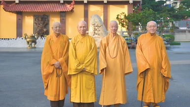 Từ phái sang: Trưởng lão Hòa thượng Thích Nhật Quang - Ủy viên Thường trực Hội đồng Chứng minh, Đức Pháp chủ - Đại lão Hòa thượng Thích Trí Quảng, Trưởng lão Hòa thượng Thích Giác Quang - Phó Pháp chủ, Trưởng lão Hòa thượng Thích Minh Thông - Phó Thư ký Ban Thường trực Hội đồng Chứng minh GHPGVN - Ảnh: Quảng Đạo/BGN 