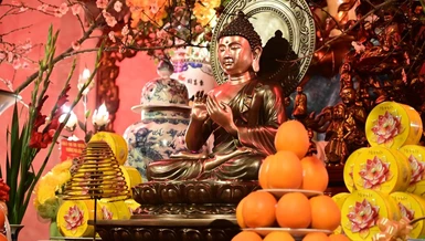 Tôn tượng Đức Phật Thích Ca Mâu Ni được an vị tại chánh điện chùa Hồng Phúc