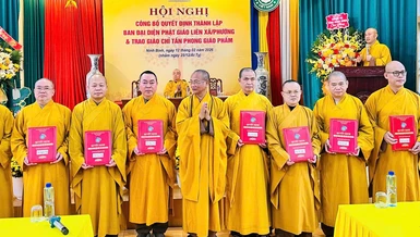 Hòa thượng Thích Quảng Hà trao quyết định thành lập Ban Đại diện Phật giáo liên phường, xã nhiệm kỳ 2026-2031